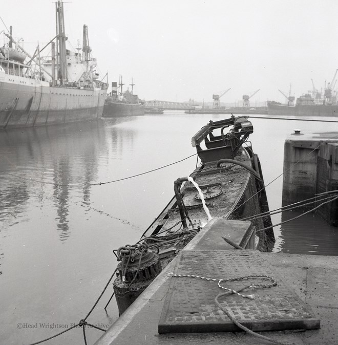 Removal of old dock gates at British Transport Dock