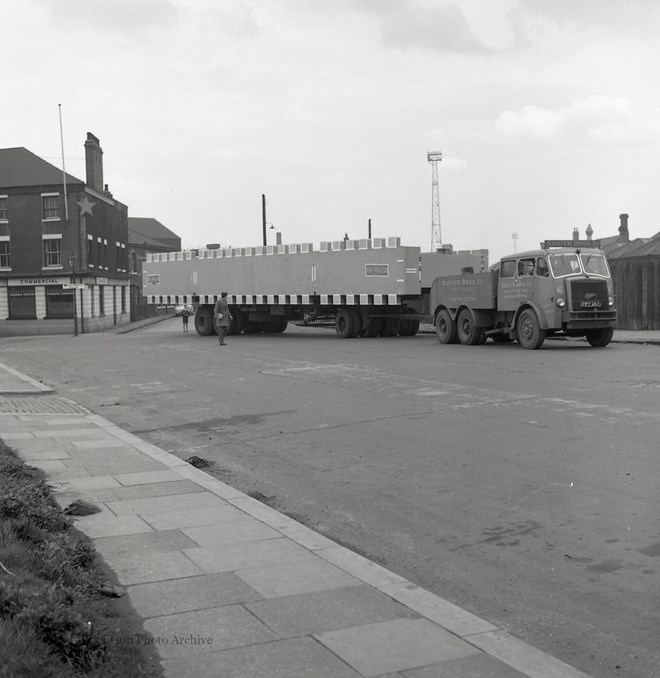 Transport of Cumberland Bridge Main Girder