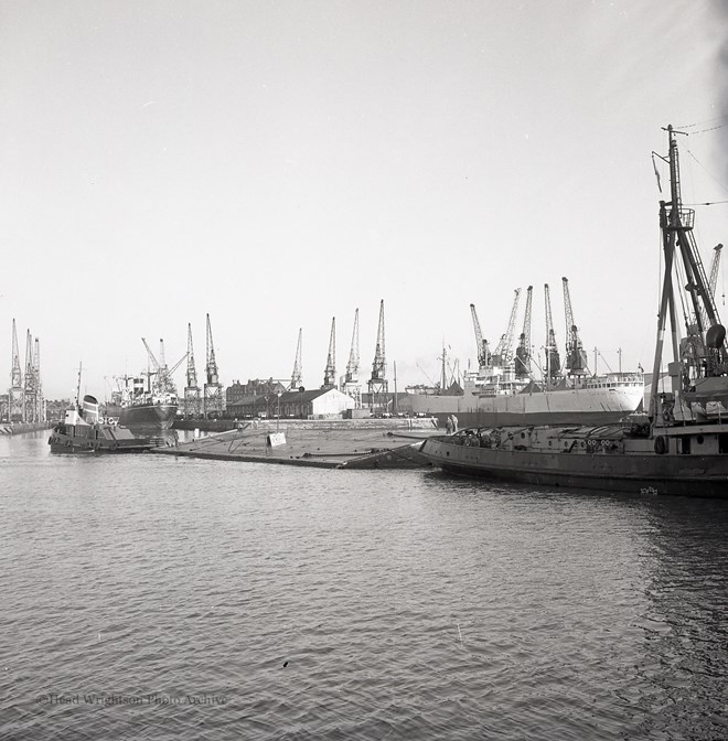 Tema Dock Gate Leaving Middlesbrough