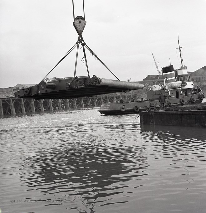 Floating Crane. Boston Dock Gate
