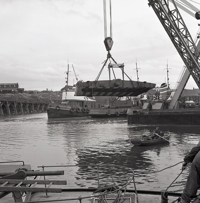 Floating Crane. Boston Dock Gate