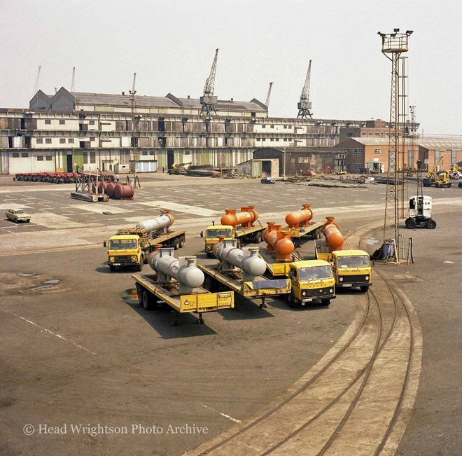 Loading of Pemex heat exchanger Liverpool Docks