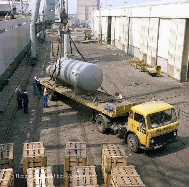 Loading of Pemex heat exchanger Liverpool Docks