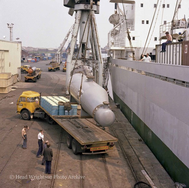 Loading of Pemex heat exchanger Liverpool Docks