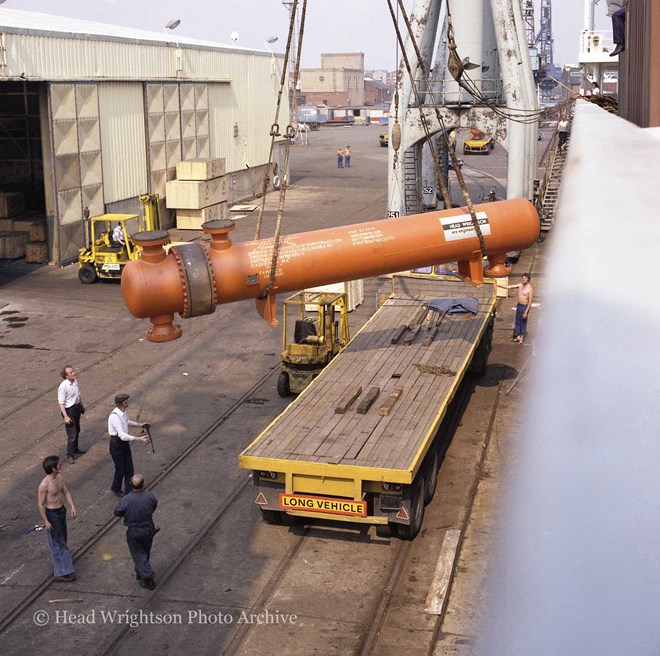 Loading of Pemex heat exchanger Liverpool Docks