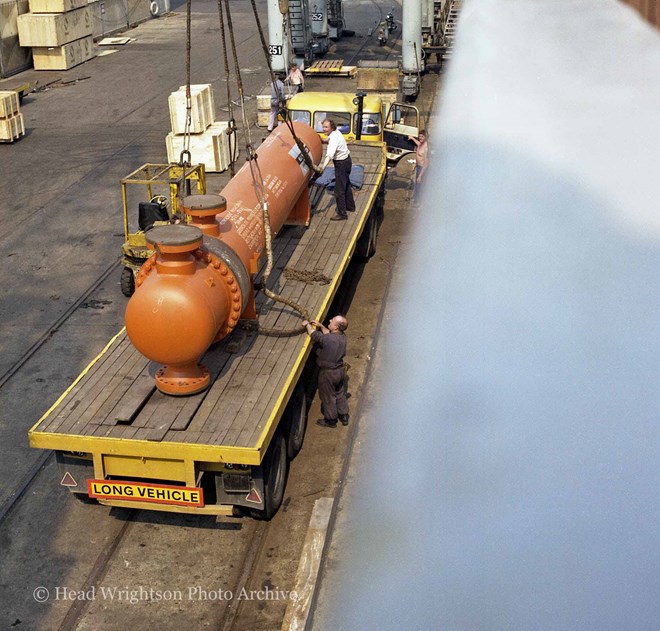 Loading of Pemex heat exchanger Liverpool Docks