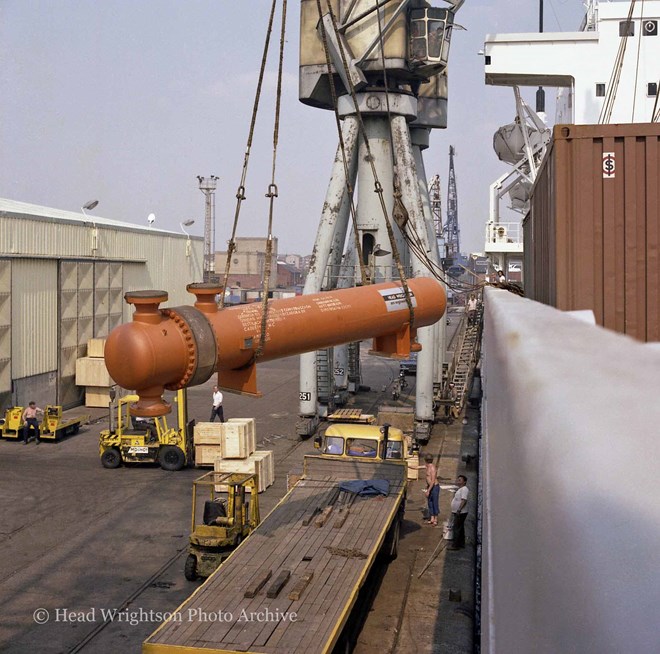 Loading of Pemex heat exchanger Liverpool Docks