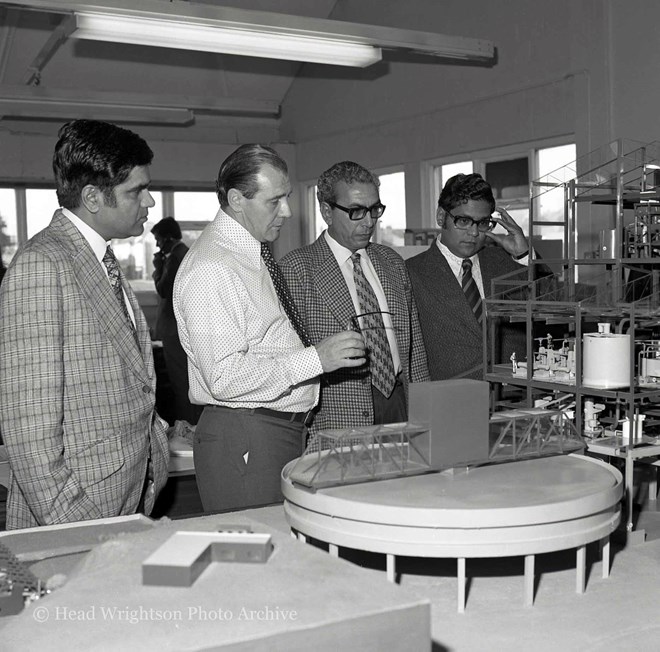 Charlie Corbidge of HWPEL (2nd from left) describing the model to (I-r) Mr Mahmoud, Dr Safvi and Mr Bapat of TATA Iron & Steel, India.