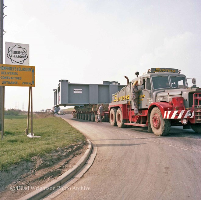 117 tonne structure on back of Sunters wagon (Tioxide, Greatham Works)