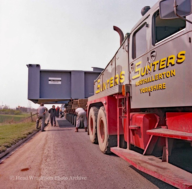 117 tonne structure on back of Sunters wagon (Tioxide, Greatham Works)