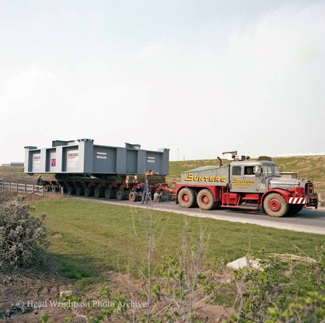 117 tonne structure on back of Sunters wagon (Tioxide, Greatham Works)