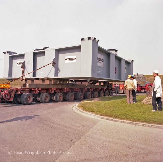 117 tonne structure on back of Sunters wagon (Tioxide, Greatham Works)