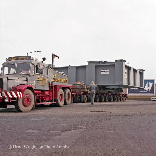 117 tonne structure on back of Sunters wagon, Bridge Road/Mandale Road