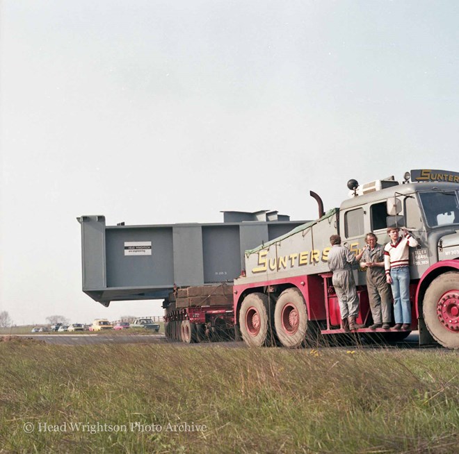 117 tonne structure on back of Sunters wagon, old A19 (Wolviston Road)