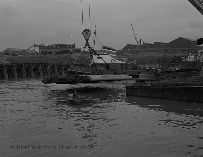 Lifting of Dockgate by Mobile Floating Crane