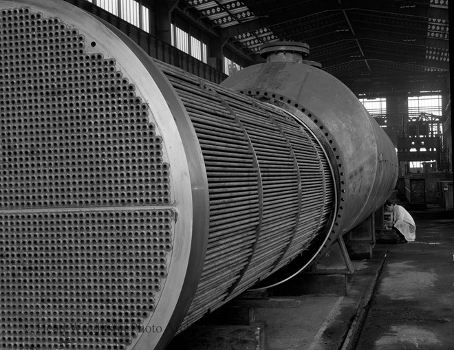 Heat exchanger bundle entering shell