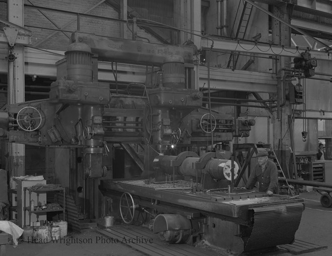 Kendal & Gent milling machine