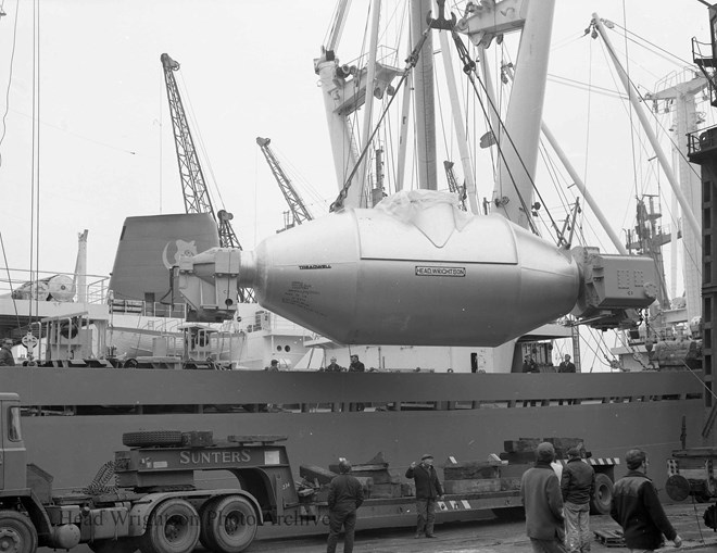 Loading of Treadwell onto Rio Parawa for Sao Paulo