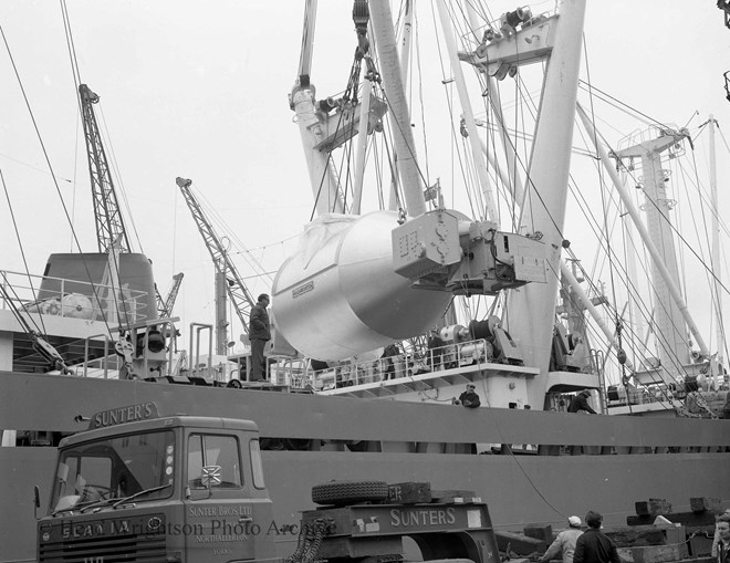 Loading of Treadwell onto Rio Parawa for Sao Paulo