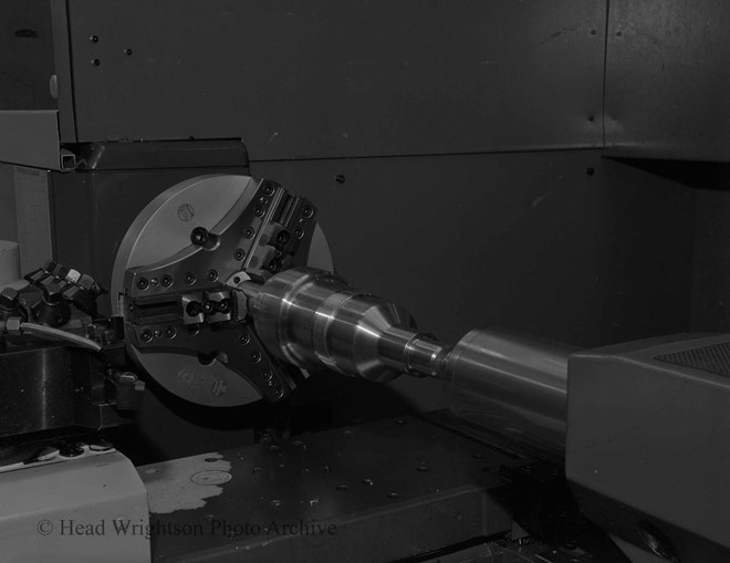 General views of control lathe