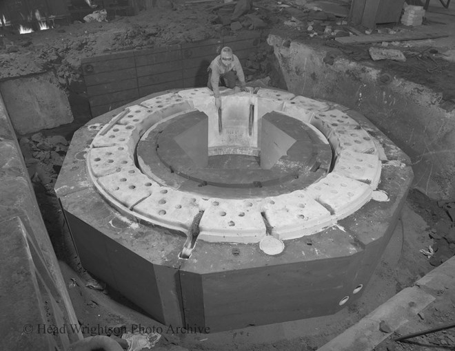 MOULD PREPARATION OF NURFURG CASTING BILLINGAM STEEL FOUNDRY