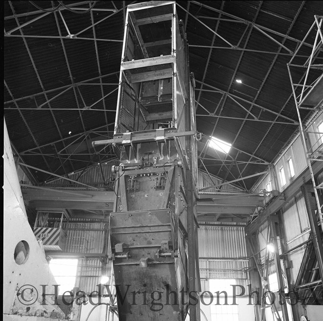 Balancing mine cage Leeds/Wakefield