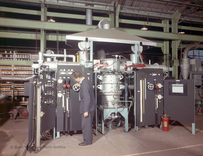 Colour photographs of Pellet Harding Rig in Sinter Laboratory