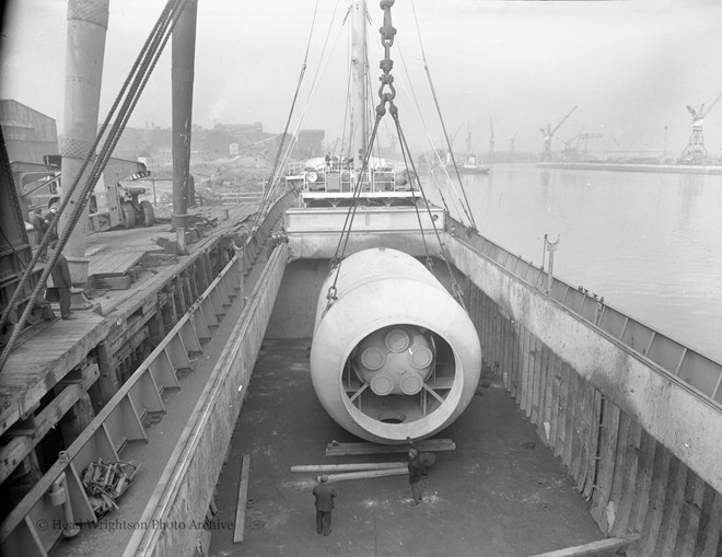 Flame Trap Lifting at Mbro Docks