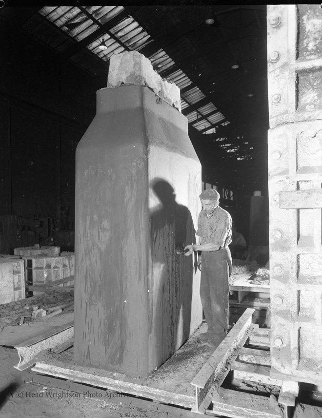 Blacking Of Moulds And Ingot Moulds At Eaglescliffe Iron Foundry