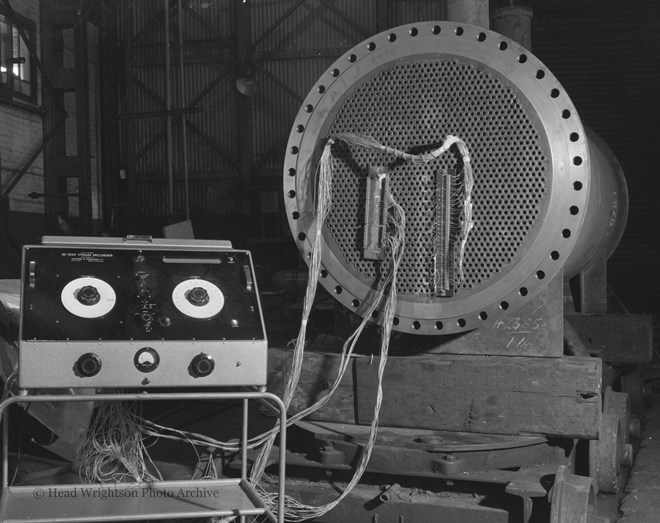 Strain recording on heat exchanger face