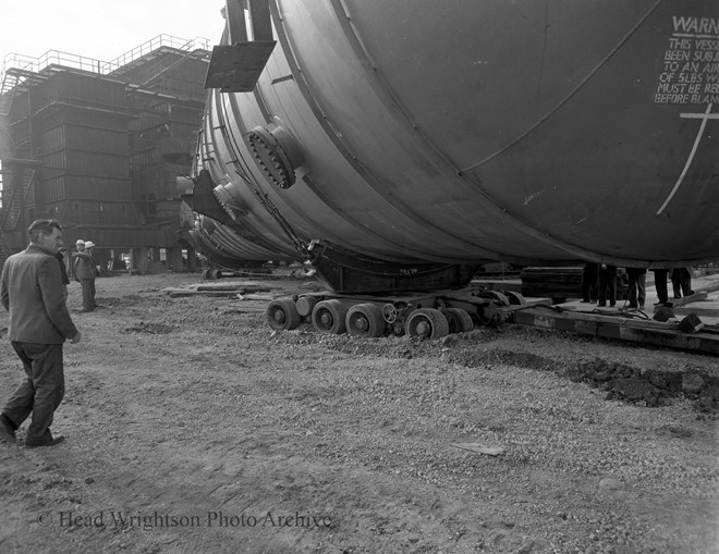 Atmospheric column being erected at Teesport