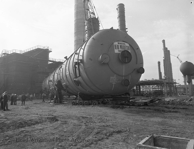 Atmospheric column being erected at Teesport