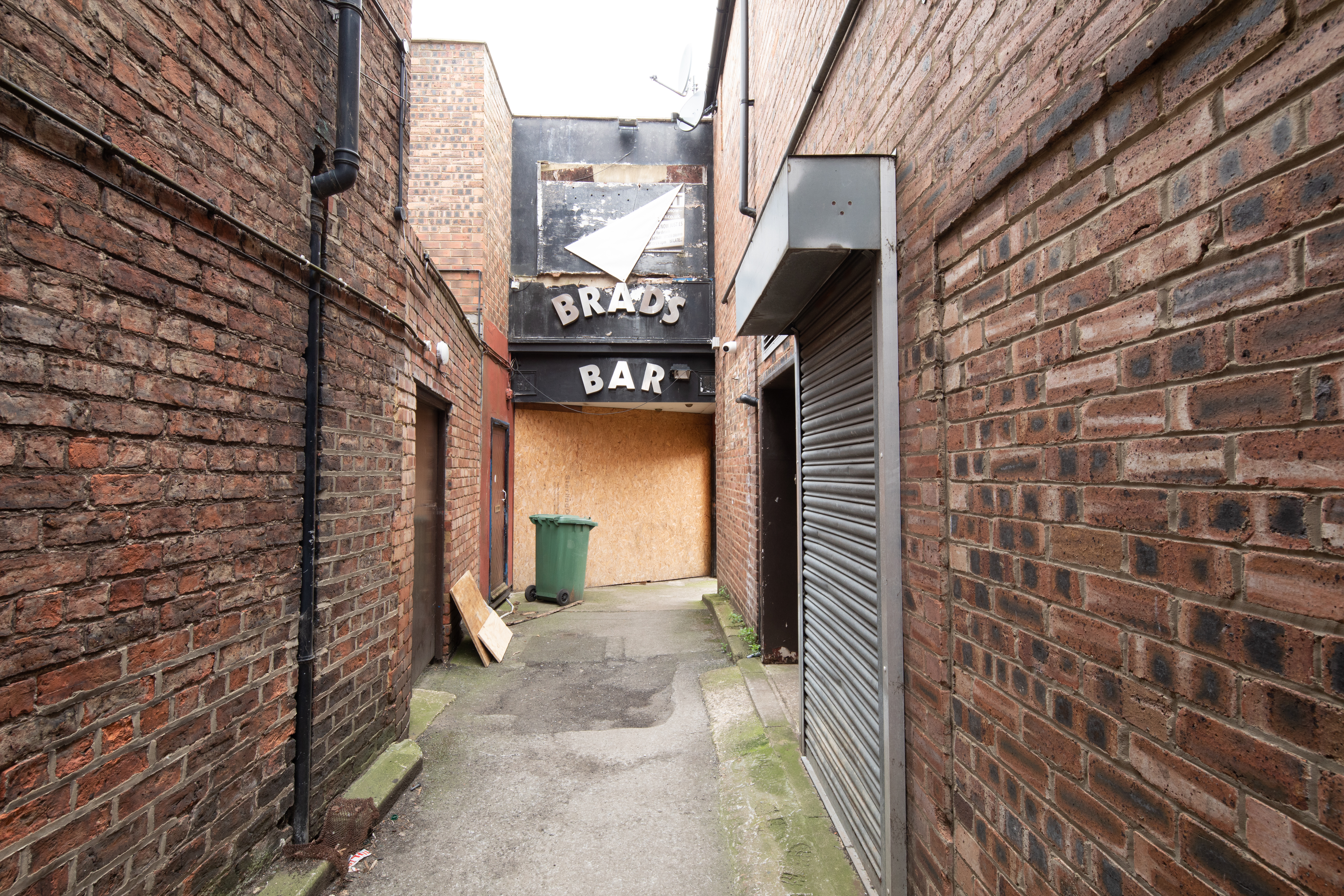 Brads Bar Little Brown Street